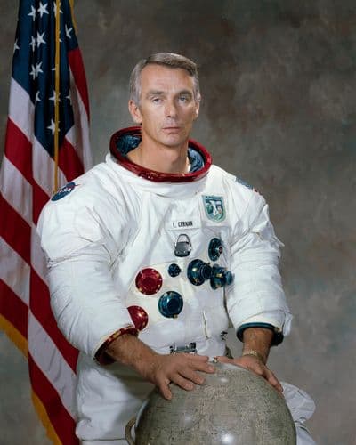 Oficiální portrét astronauta Eugena Cernana (NASA).