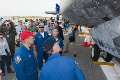 Čtyřčlenná posádka poslední mise raketoplánu STS-135.