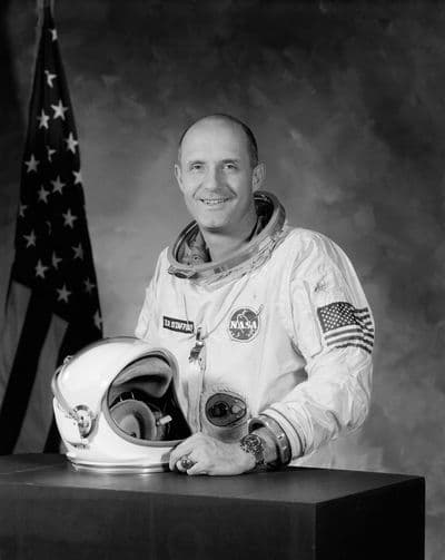 Portrét astronauta Thomase Stafforda.